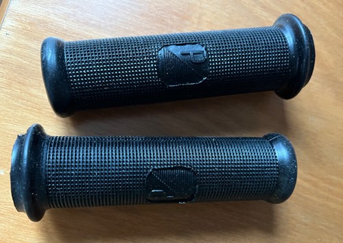 Vespa hand grips - vespa, large