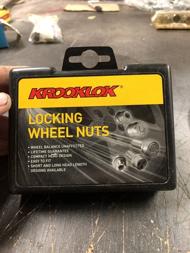 Locking wheel nuts - locking,