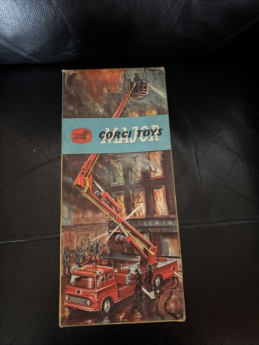 Corgi 1127 simon - corgi, fire