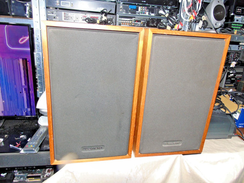 Vintage realistic radio - 2x,