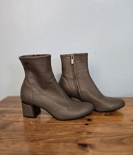 DKNY Ladies Corrie Elasticated Faux Leather Grey Ankle Boots UK 4 EU 37B VGC