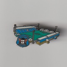 CARLISLE UNITED F.C. Ground & Club Crest Enamel Badge FREE POST UK