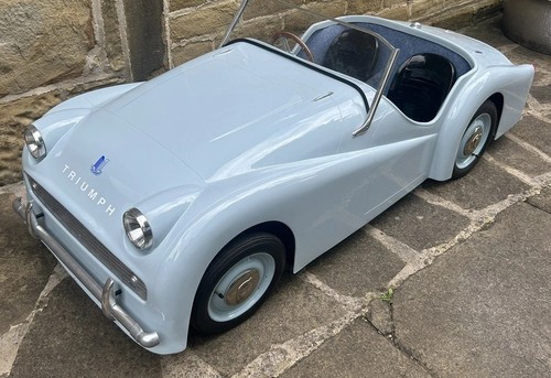 Half scale childs triumph - half,