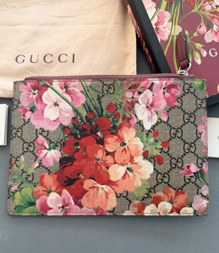 Gucci supreme blooms leather