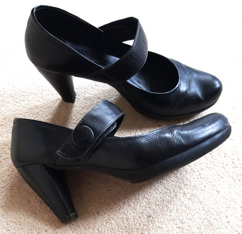 Sturdy black leather - black,