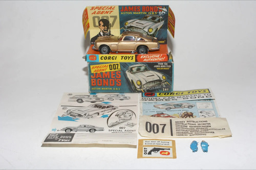Corgi 261 james bond - bond, aston