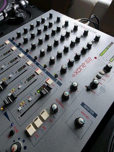 Allen heath xone 62 - &,