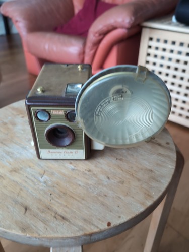 Kodak brownie flash box - brownie, b