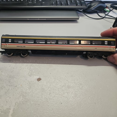 Hornby r439 0020 - hornby, intercity