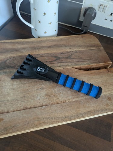Ice scrapper snow remover - scrapper,