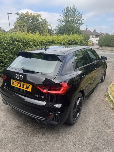Black audi line 30 tfsi - s,