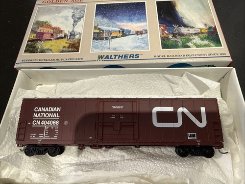 Walthers 932 4766 - box, car