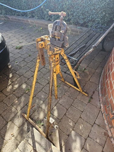 Heavy duty pipe bender - duty,