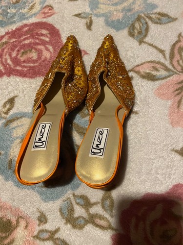 Asian shoes with - a, heel