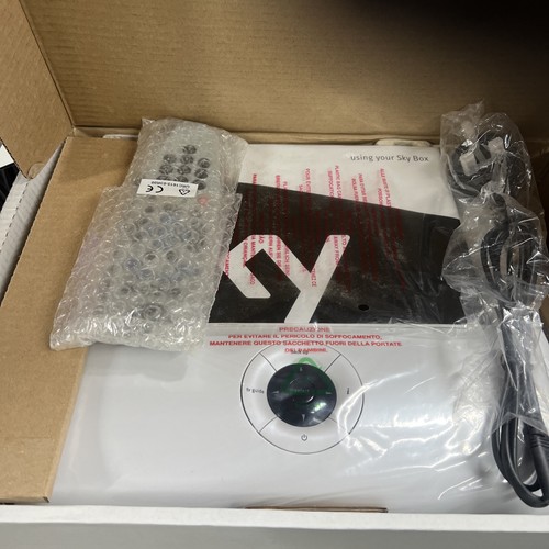 Sky box drx550 with - box, and