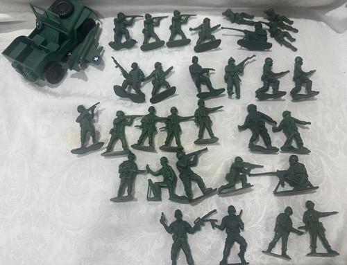Vtg lot soldiers - of, green