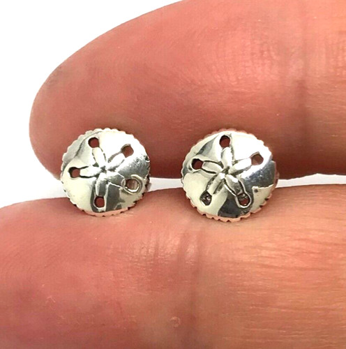 Sand dollar seashell stud