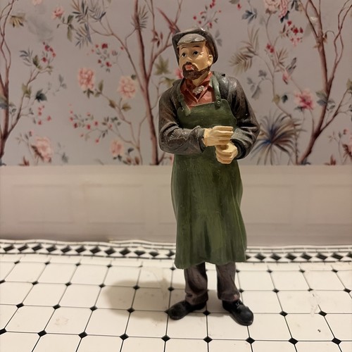 Dolls house scale - dolls, 12