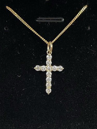 9ct yellow gold diamond - 9ct, cross