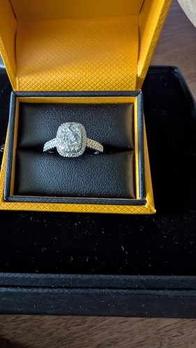 18ct white gold engagement