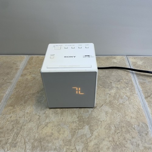 Sony icf cube clock fm - clock, am/fm