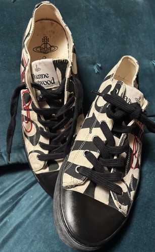 Authentic vivienne westwood - authentic,