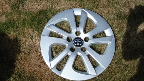 Toyota prius wheel trim - toyota,