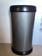 Tontarelli bin plastic grey and black push open/close lid back bag size