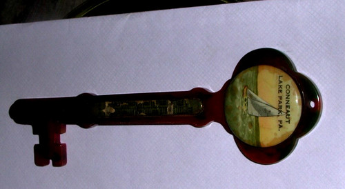 Vtg mix bakelite souvenir key - vtg,