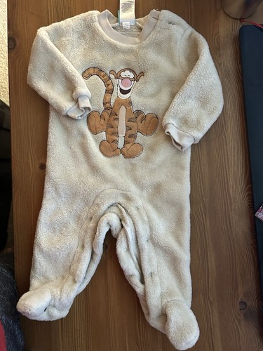 Winnie the pooh tigger - winnie,
