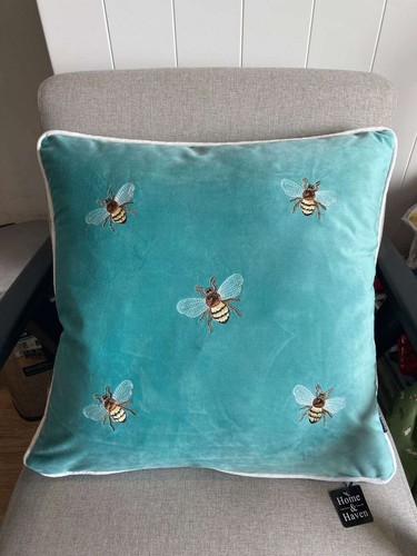 Duck egg blue velvet bee - duck,