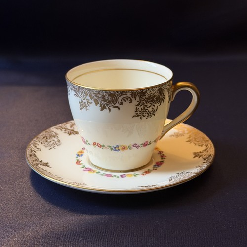 Royal doulton gold - v2015, art