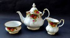 BONE CHINA ROYAL ALBERT OLD COUNTRY ROSES LARGE  TEAPOT, MILK JUG AND SUGAR BOWL