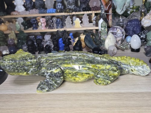 Serpentine crystal crocodile - serpentine,