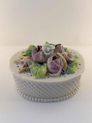 Very pretty floral ceramic - very,