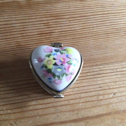 Lovely vintage ceramic - vintage, trinket