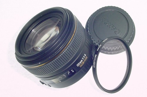 Sigma 30mm dc - dc, hsm
