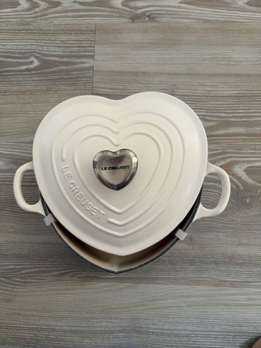 Creuset heart dish - le,