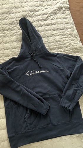 Supreme navy hoodie - large,