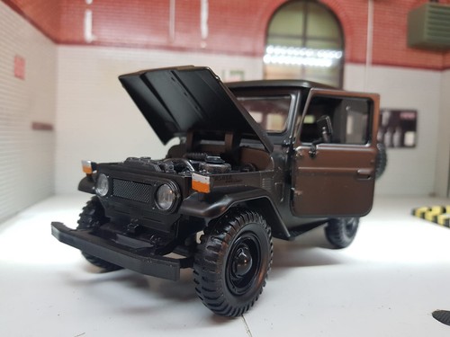 Toyota land cruiser fj40 black - cruiser,