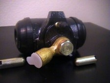 2 Front Wheel Brake Cylinder