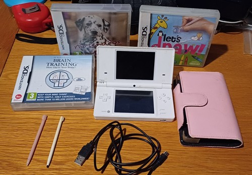 Nintendo dsi handheld console - nintendo,