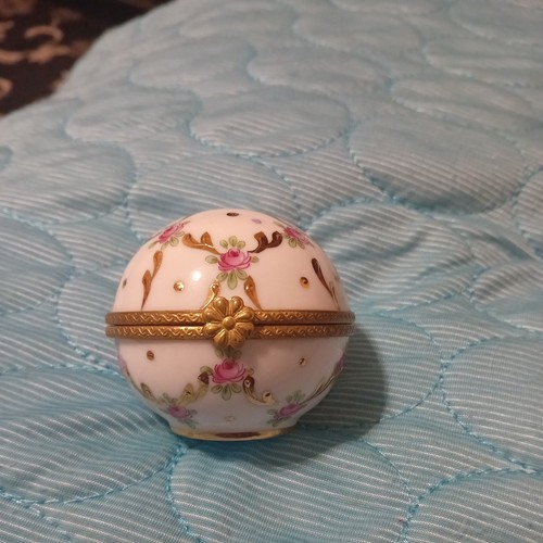 Vintage past times spherical - vintage,