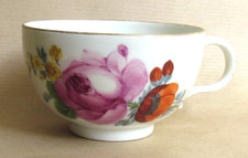 EARLY MEISSEN TEA CUP (Ref9830)