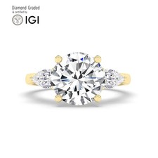 Round Diamond Trilogy Ring 18k
