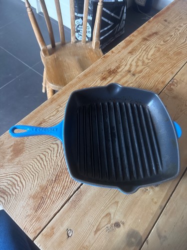 Creuset blue enamel cast - le,