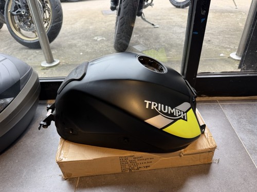Triumph speed triple 1050 - triple,