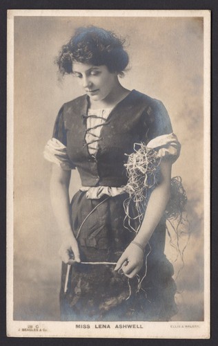 C1908 beagles postcard - c1908-10,