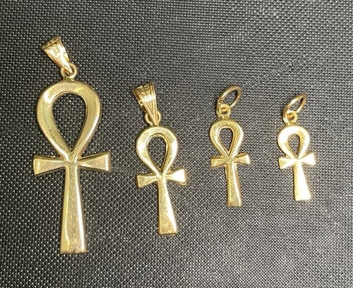 18k solid gold - gold, hand