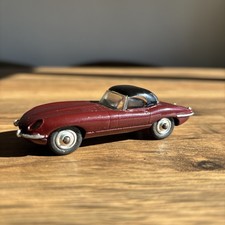 Corgi toys 307 type jaguar - corgi,